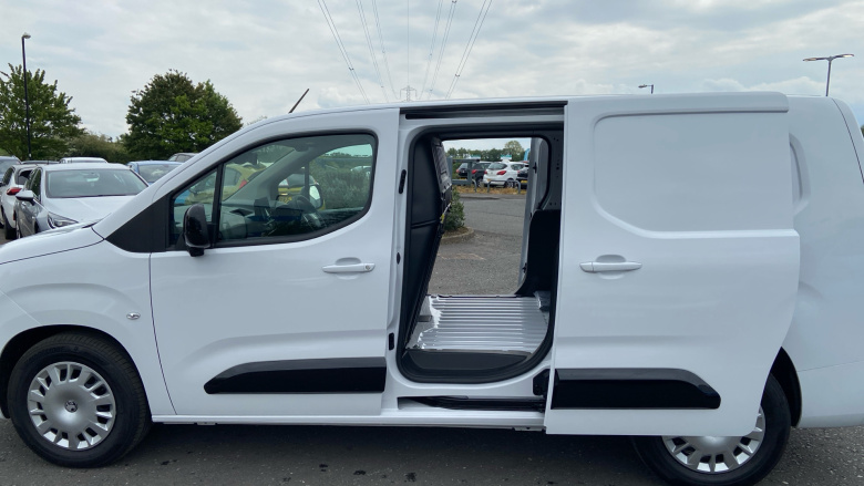Vauxhall Combo Cargo Combo Xl Electric 100kW Pro 52kWh H1 Van Auto